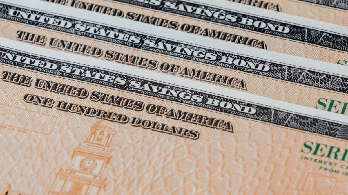 Top sovereign wealth fund may dump $80 billion in Treasury bonds — and load up on other types of U.S. debt with more risk